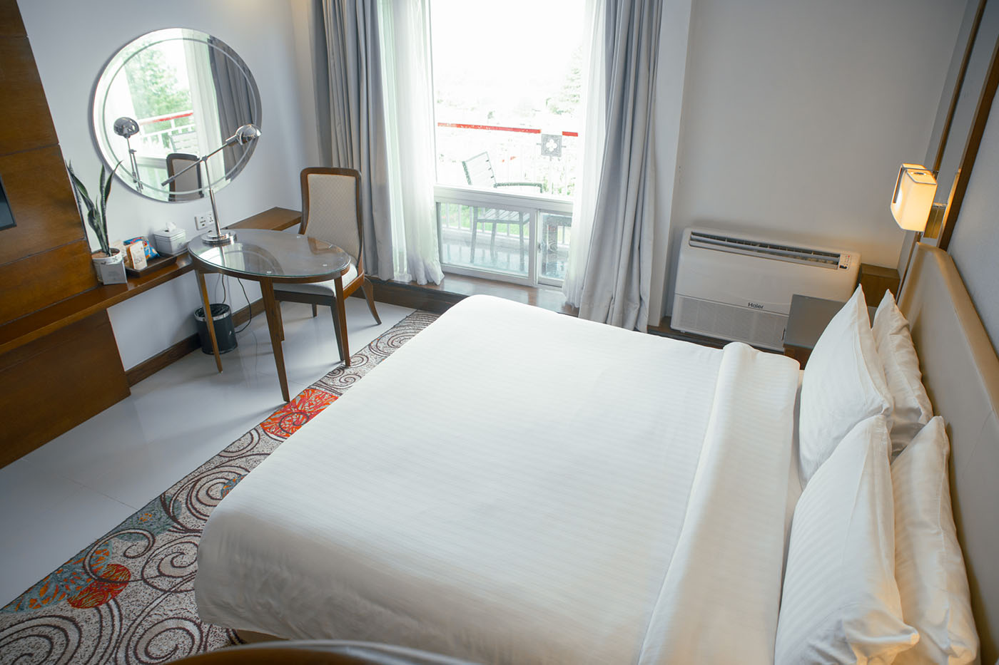 Deluxe Suite image 10