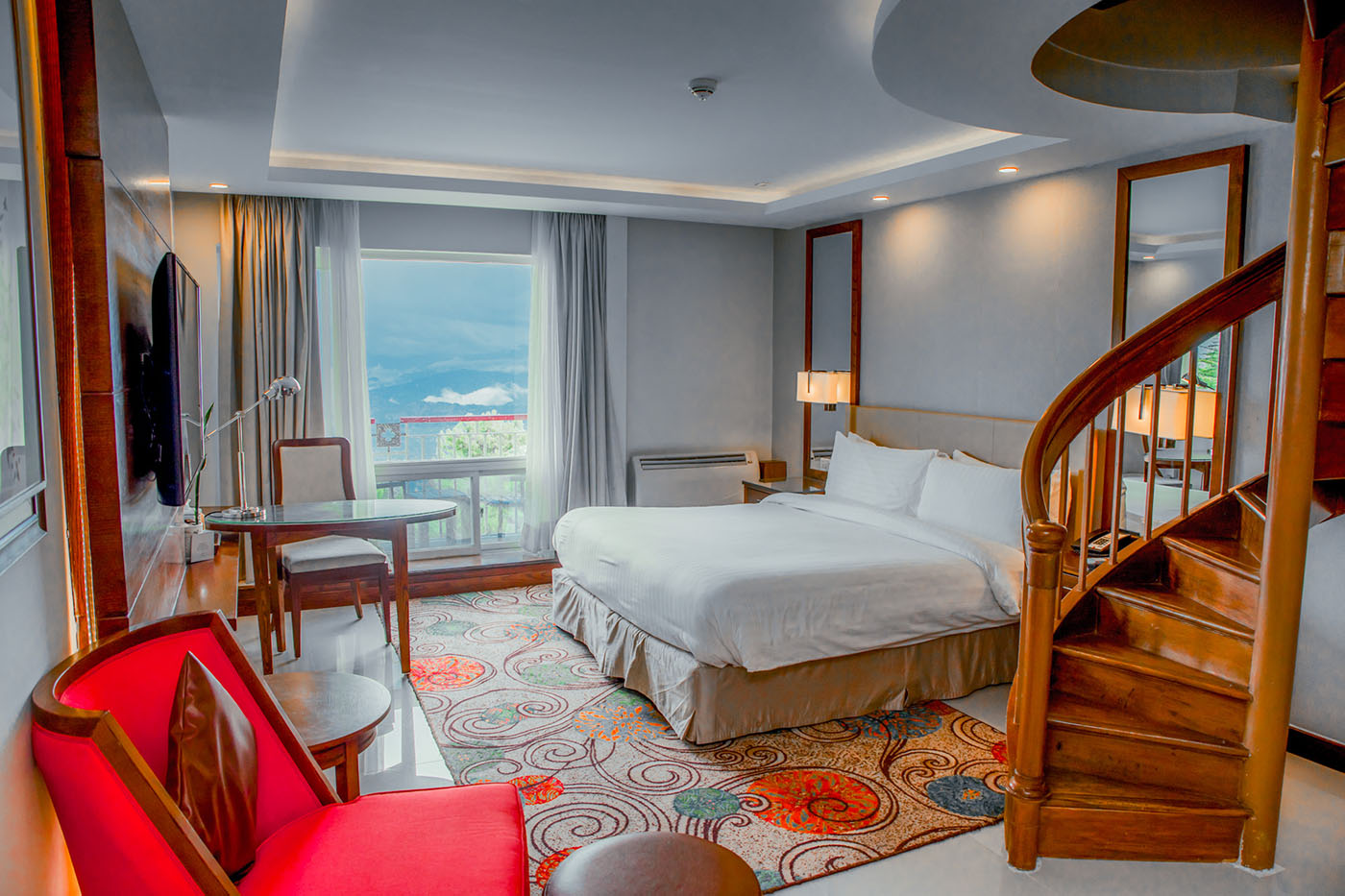 Deluxe Suite image 11