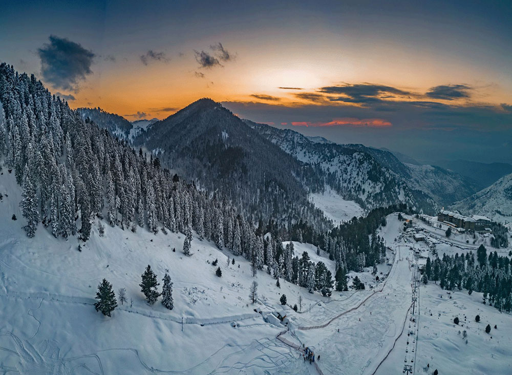 Ski Trek