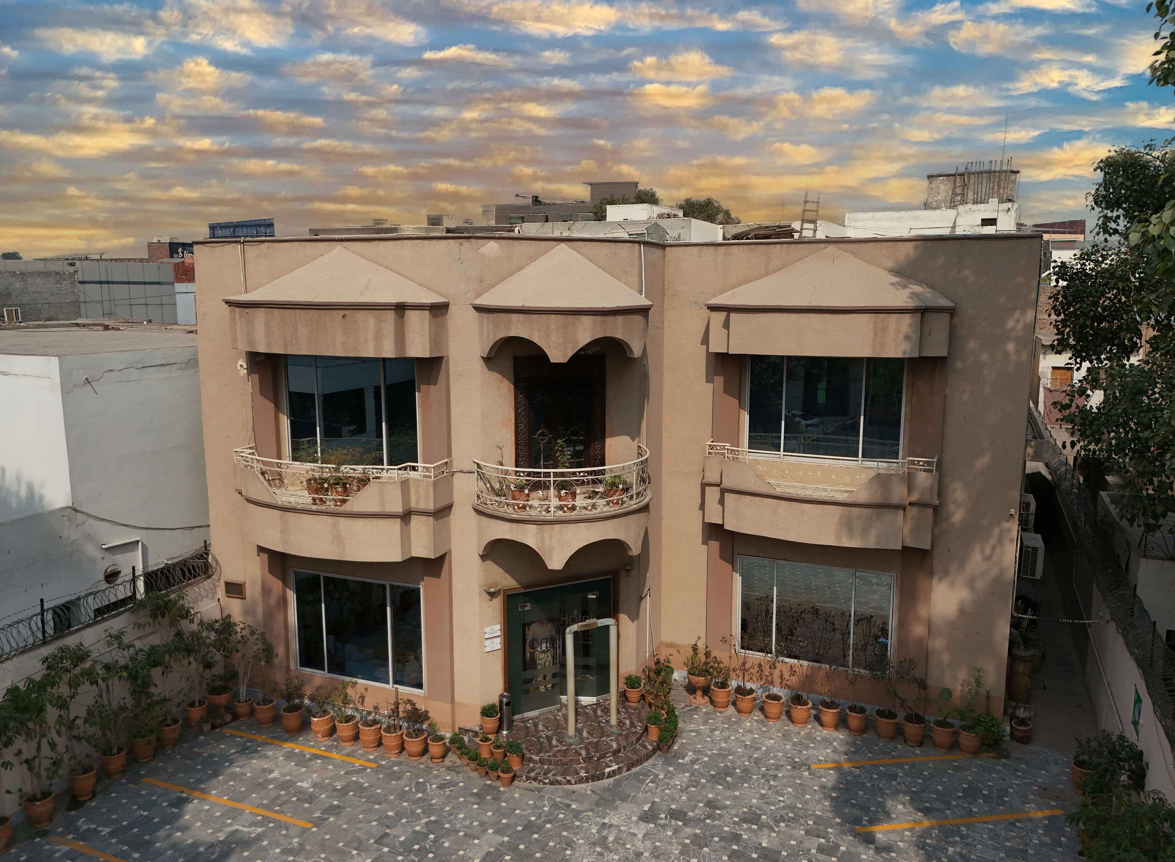 Hotel One Lalazar Multan: Convenient and Affordable Accommodation