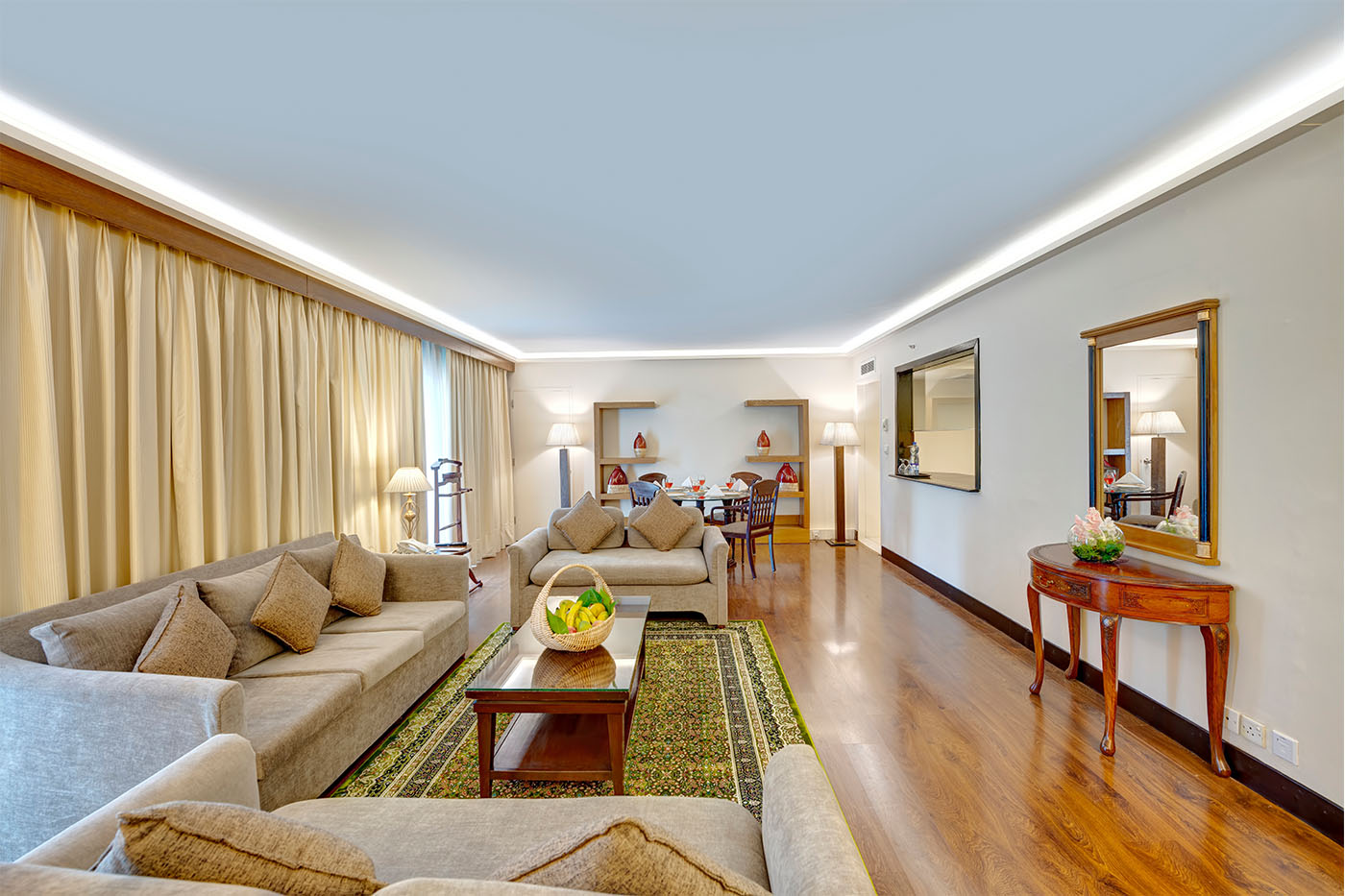 Royal Suite image 2